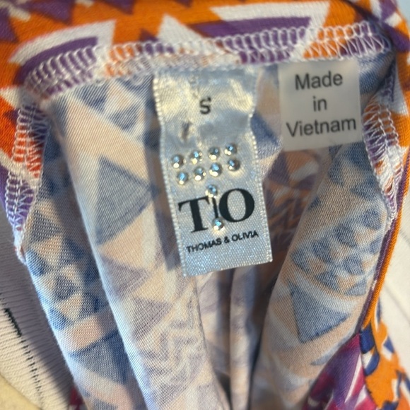NWT Thomas & Olivia Geometric Patterned Women's cold shoulder Top tunic relax Sm - Picture 9 of 13